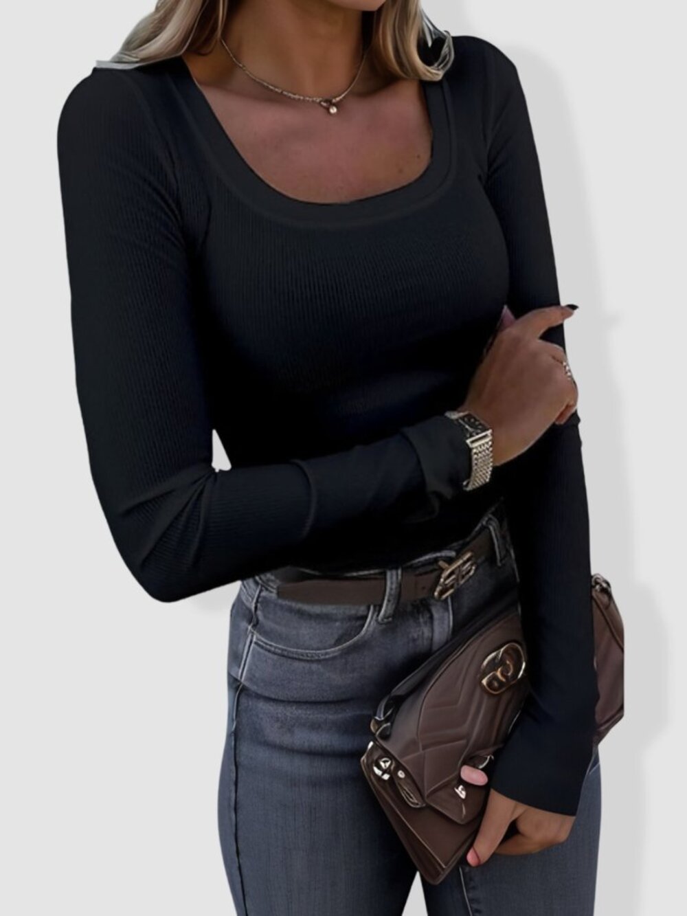 U-neck long sleeve tee